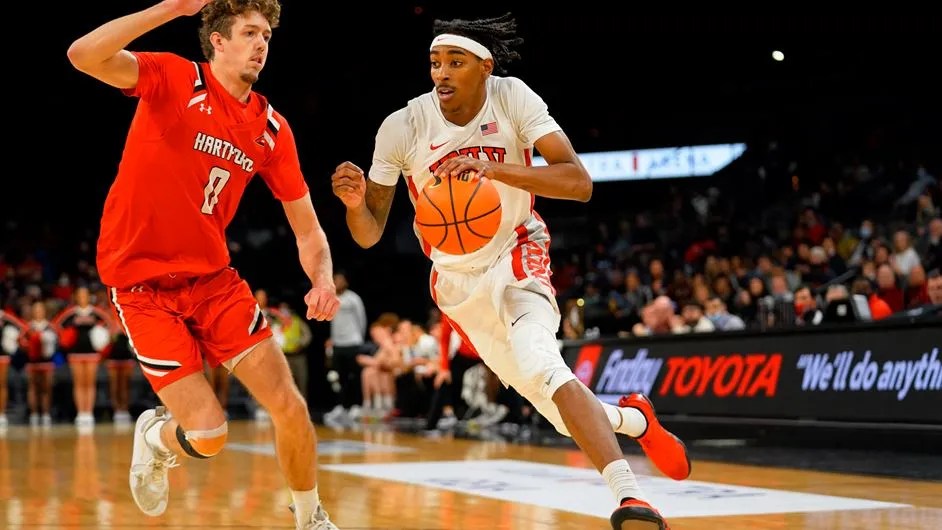 Bryce Hamilton and Donovan Williams carry UNLV in win over Hartford